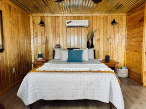 BRB - Cozy Bungalow at the Top of the Canyon
